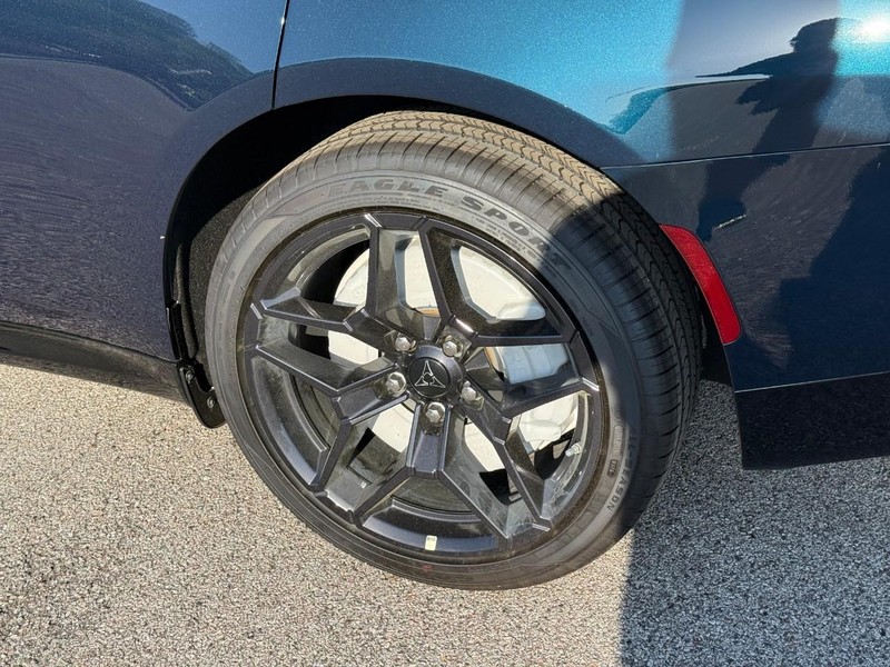 Dodge Charger Vehicle Full-screen Gallery Image 4