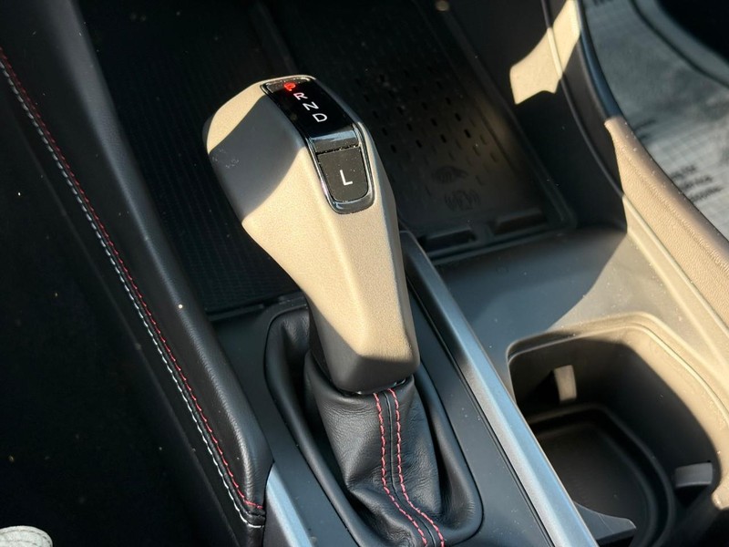 Dodge Charger Vehicle Full-screen Gallery Image 15