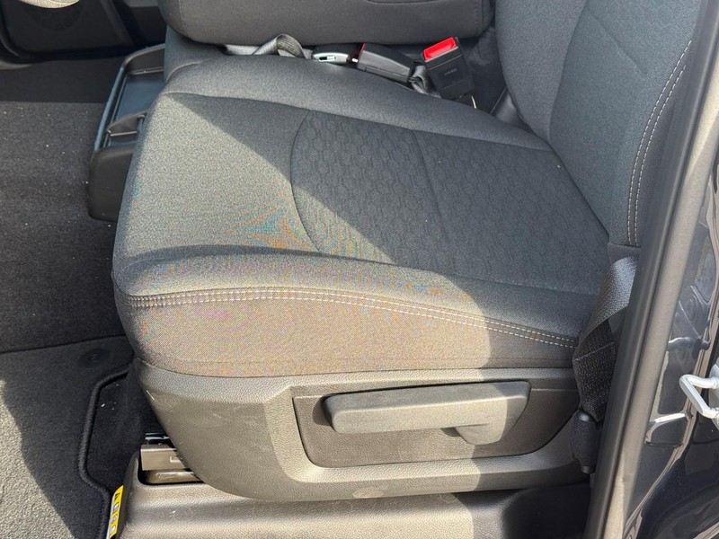 Ram 2500 Vehicle Full-screen Gallery Image 11