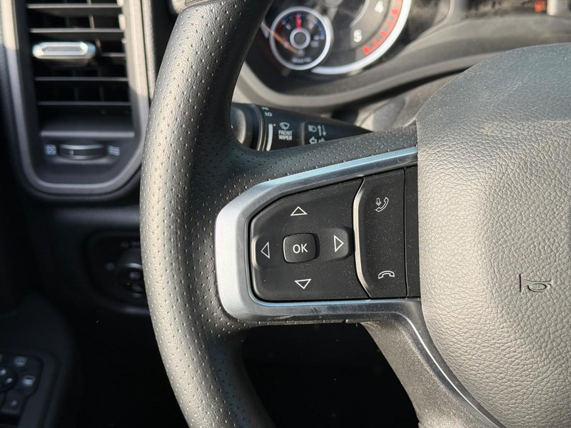 Ram 2500 Vehicle Full-screen Gallery Image 12