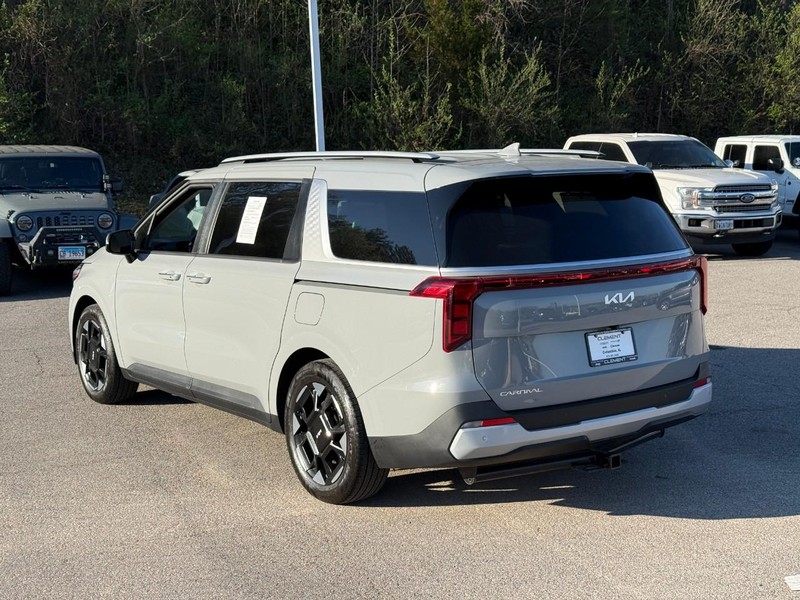 Kia Carnival Vehicle Image 04