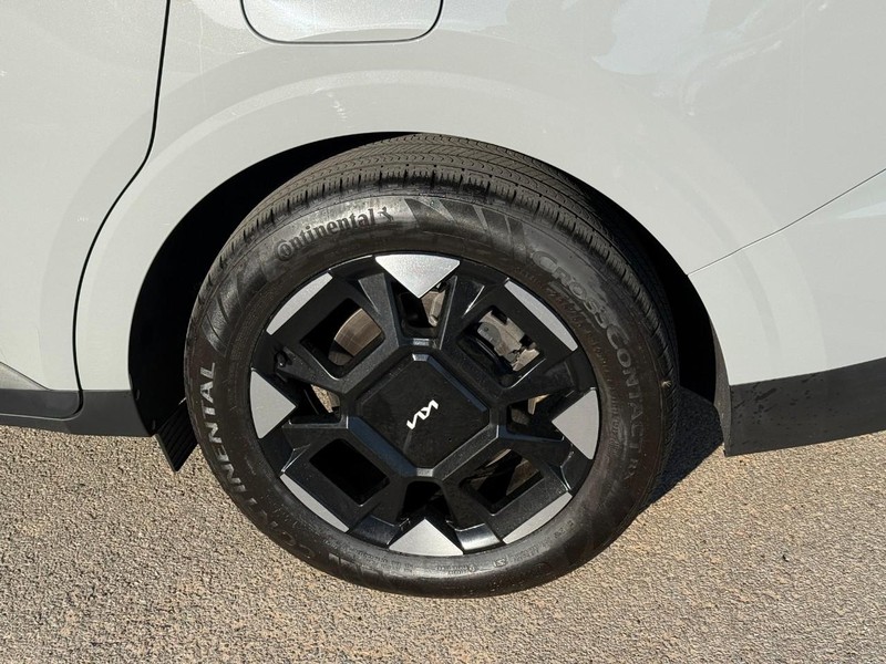 Kia Carnival Vehicle Image 05