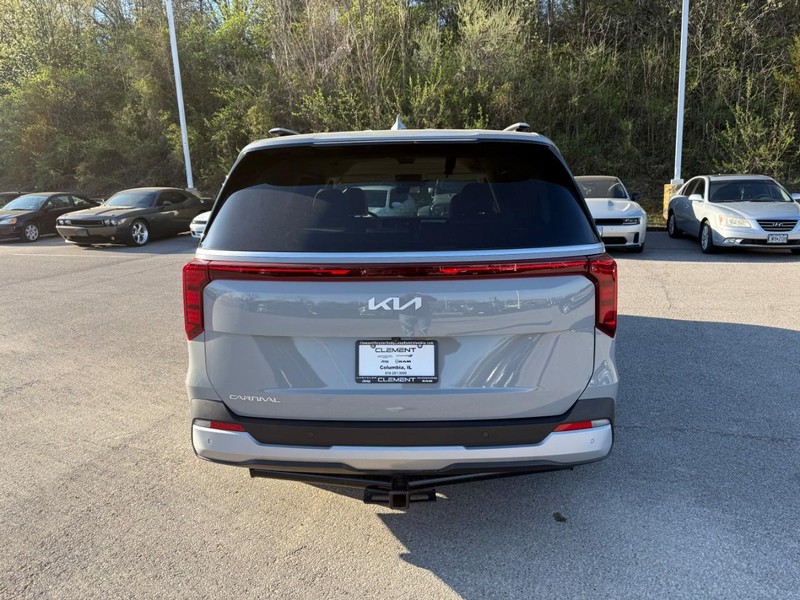 Kia Carnival Vehicle Image 08