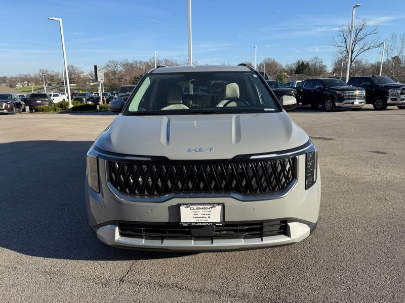 Kia Carnival Vehicle Image 12