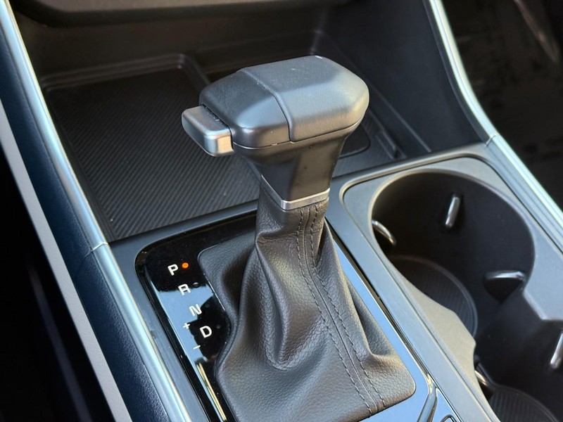 Kia Carnival Vehicle Image 26