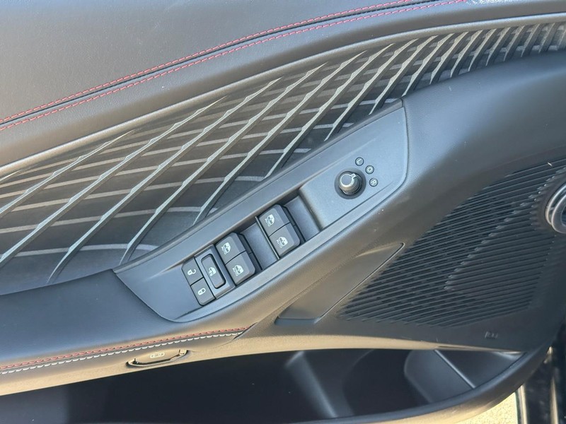 Dodge Charger Vehicle Full-screen Gallery Image 10