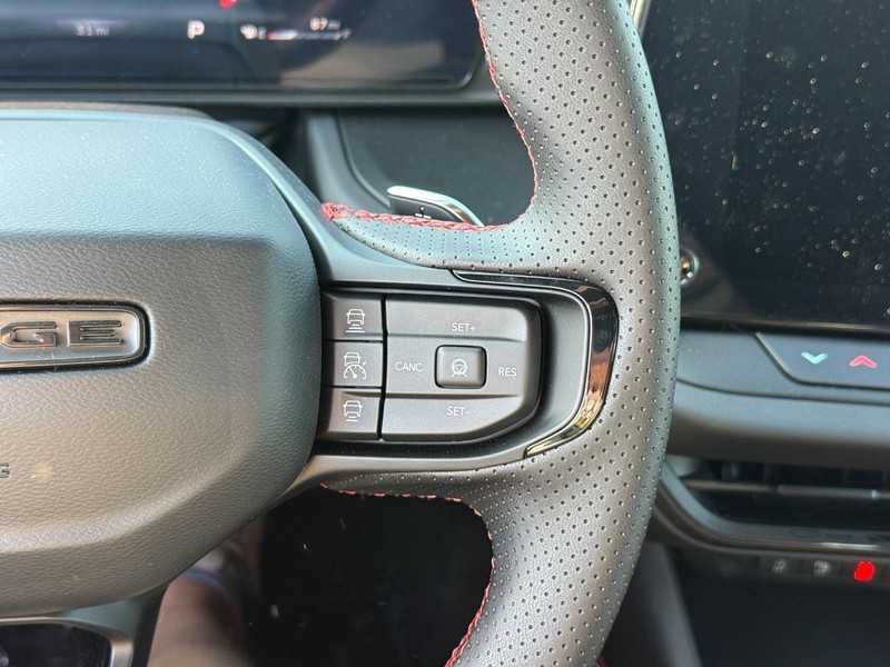 Dodge Charger Vehicle Full-screen Gallery Image 14