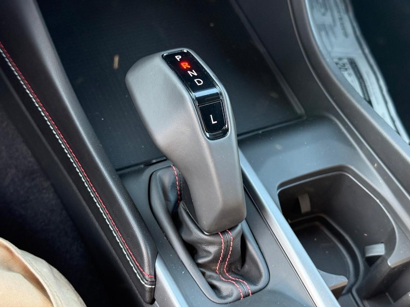 Dodge Charger Vehicle Full-screen Gallery Image 15