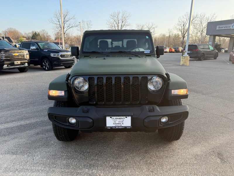 Jeep Gladiator Vehicle Image 11