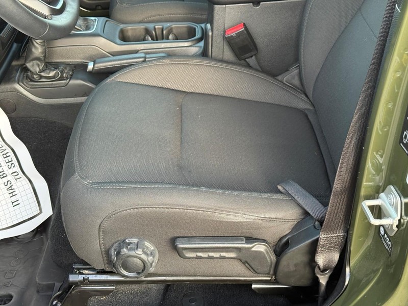 Jeep Gladiator Vehicle Image 19