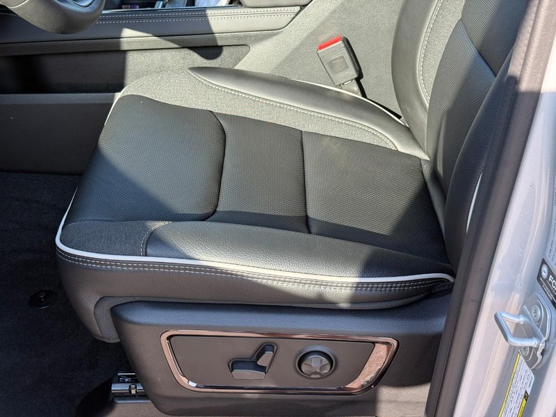 Ram 1500 Vehicle Image 15