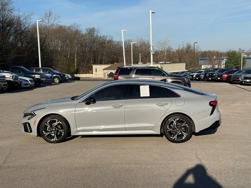 Kia K5 Vehicle Image 03