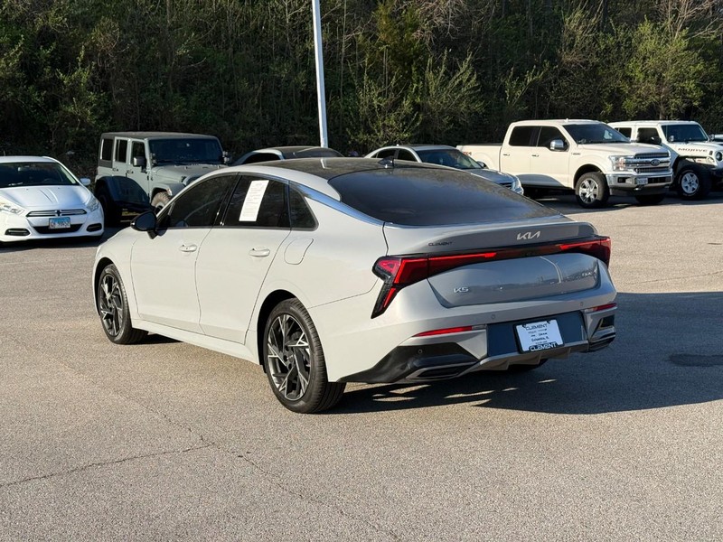 Kia K5 Vehicle Image 04