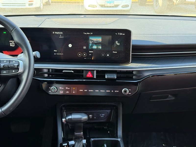 Kia K5 Vehicle Image 16