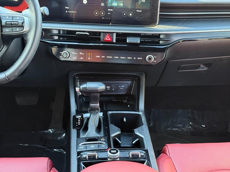 Kia K5 Vehicle Image 17