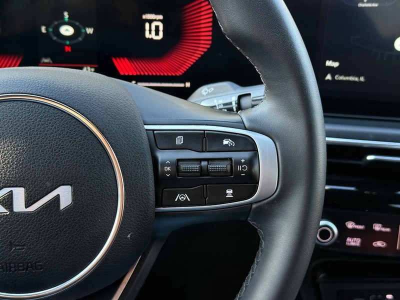 Kia K5 Vehicle Image 23