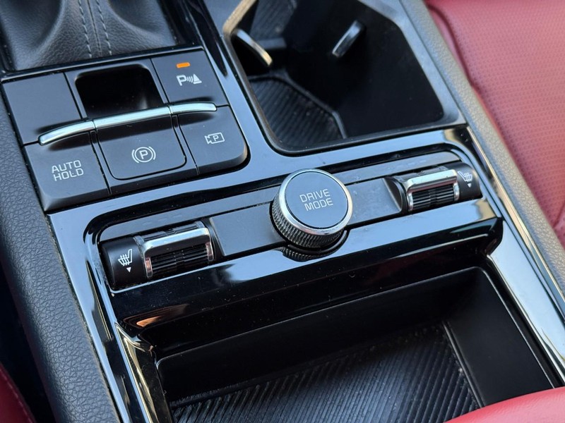 Kia K5 Vehicle Image 25