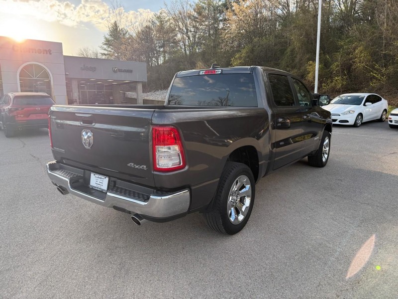 Ram 1500 Vehicle Full-screen Gallery Image 8