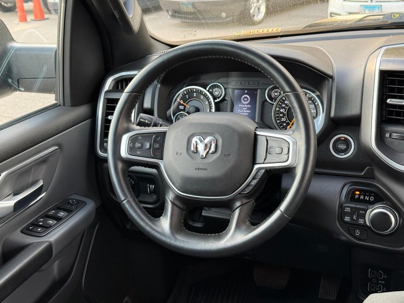 Ram 1500 Vehicle Full-screen Gallery Image 13