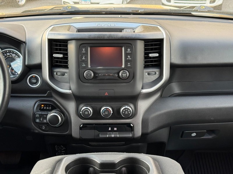 Ram 1500 Vehicle Full-screen Gallery Image 14