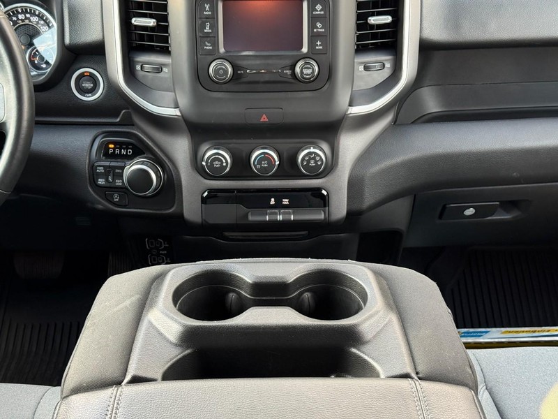 Ram 1500 Vehicle Full-screen Gallery Image 15