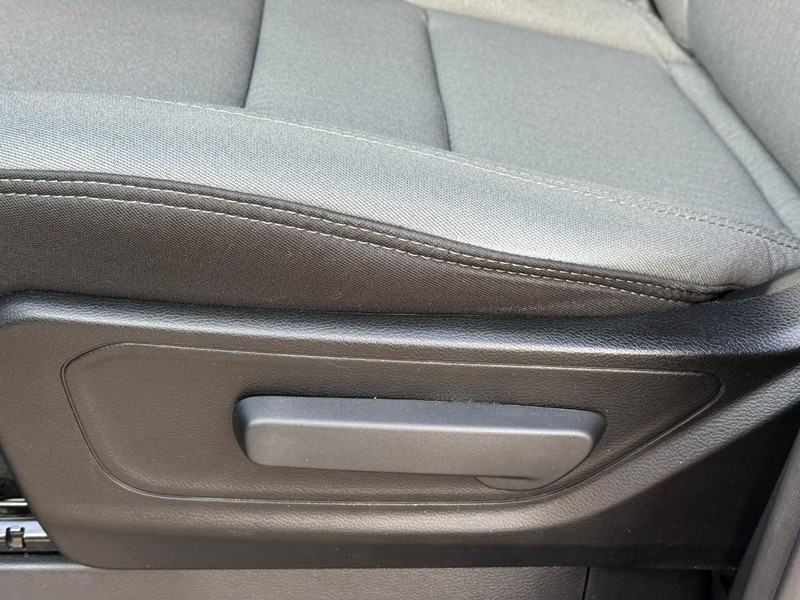 Ram 1500 Vehicle Full-screen Gallery Image 18