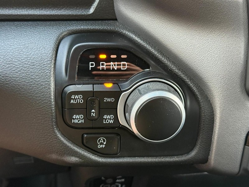 Ram 1500 Vehicle Full-screen Gallery Image 22