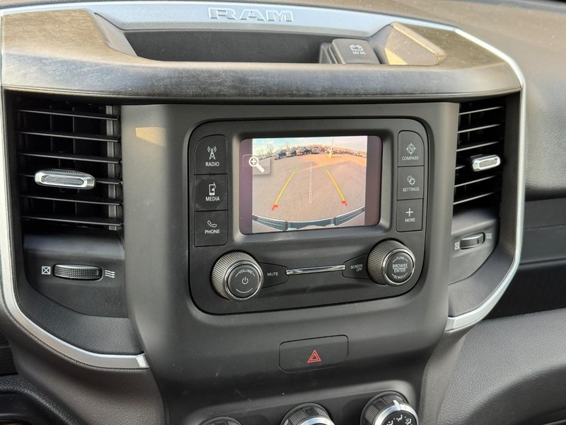 Ram 1500 Vehicle Full-screen Gallery Image 23