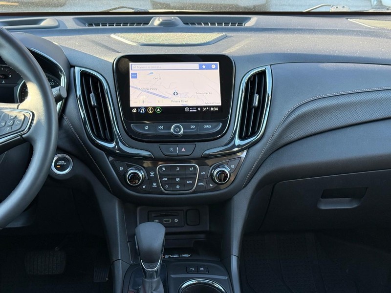 Chevrolet Equinox Vehicle Image 16