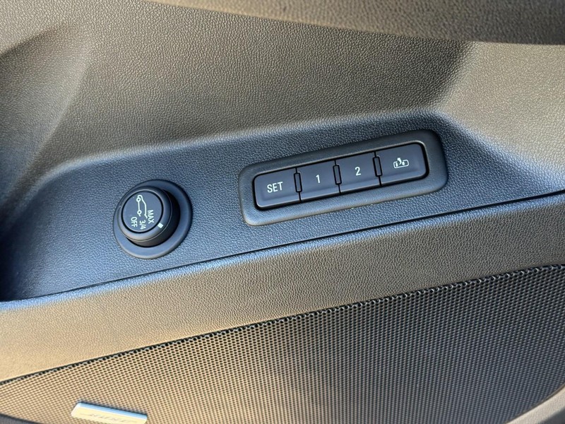 Chevrolet Equinox Vehicle Image 19