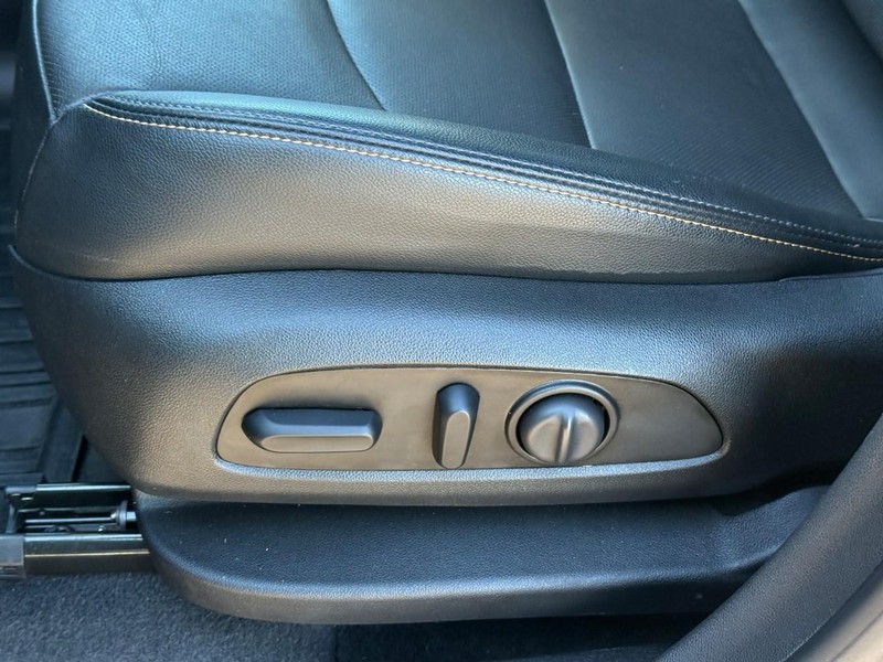 Chevrolet Equinox Vehicle Image 21