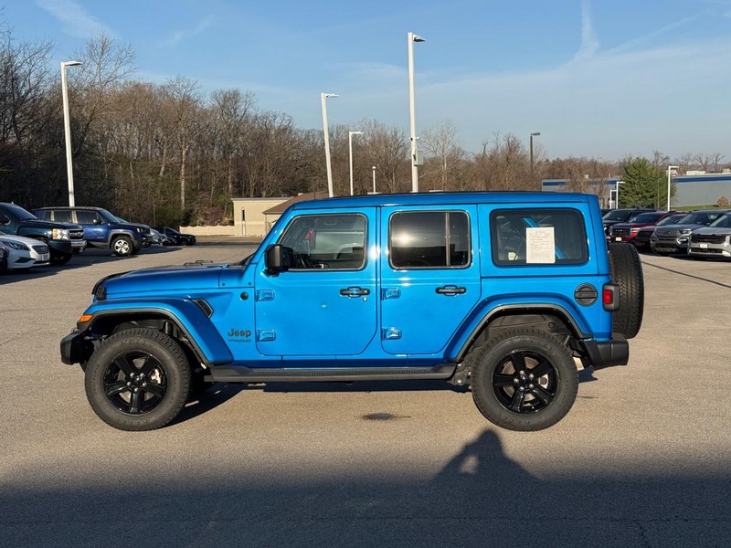 Jeep Wrangler Vehicle Image 03