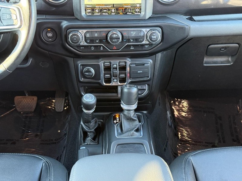 Jeep Wrangler Vehicle Image 17