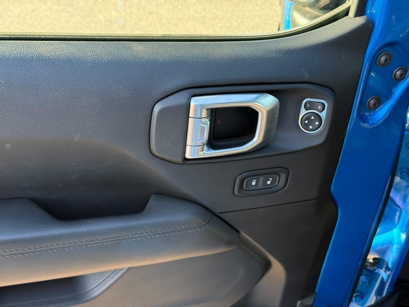 Jeep Wrangler Vehicle Image 18