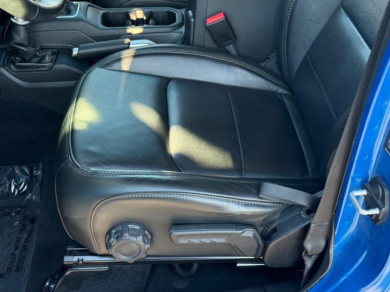 Jeep Wrangler Vehicle Image 19