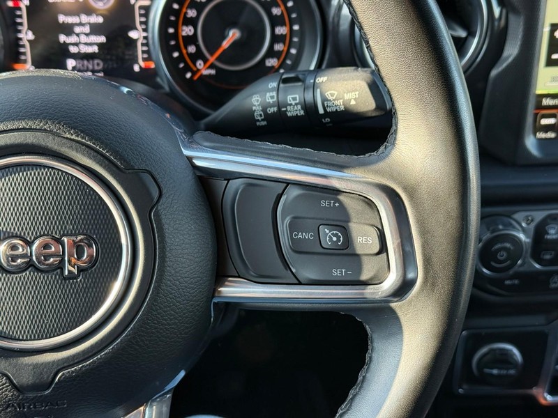 Jeep Wrangler Vehicle Image 21