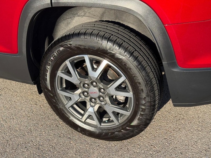 GMC Acadia Vehicle Image 05