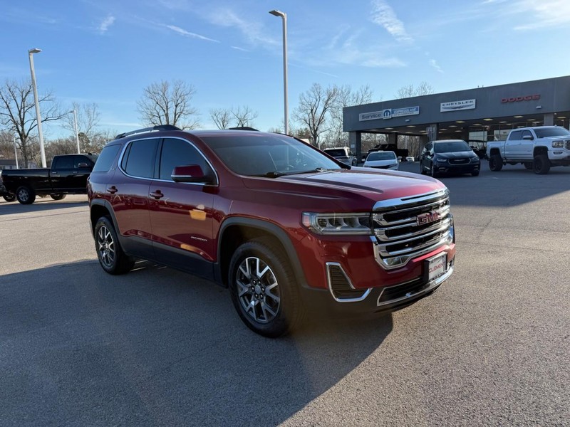 GMC Acadia Vehicle Image 12