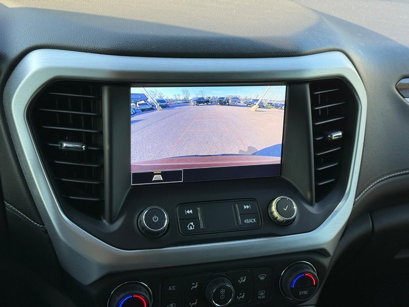 GMC Acadia Vehicle Image 27