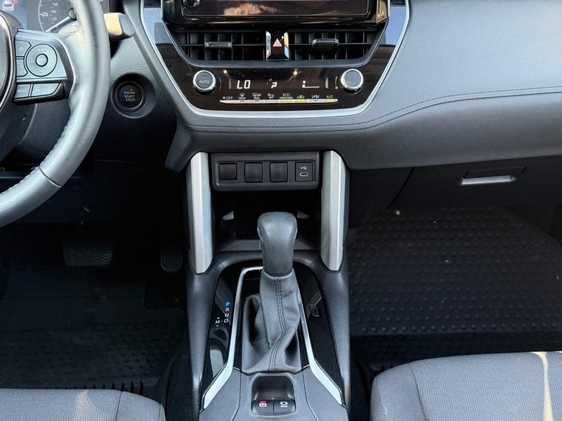 Toyota Corolla Cross Vehicle Image 18