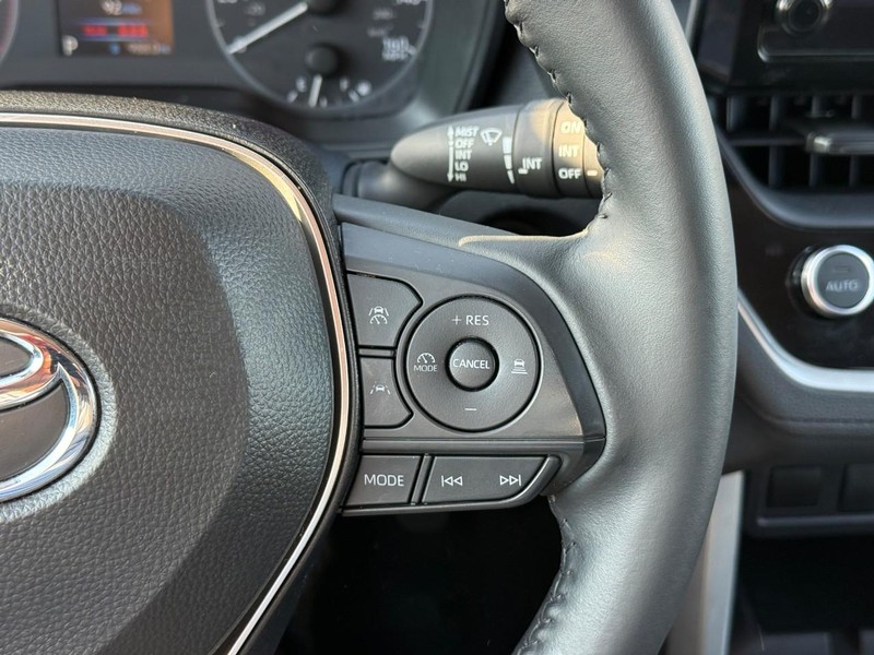 Toyota Corolla Cross Vehicle Image 22