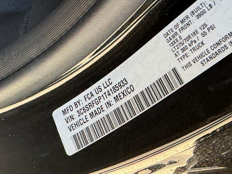 Ram 1500 Vehicle Image 16