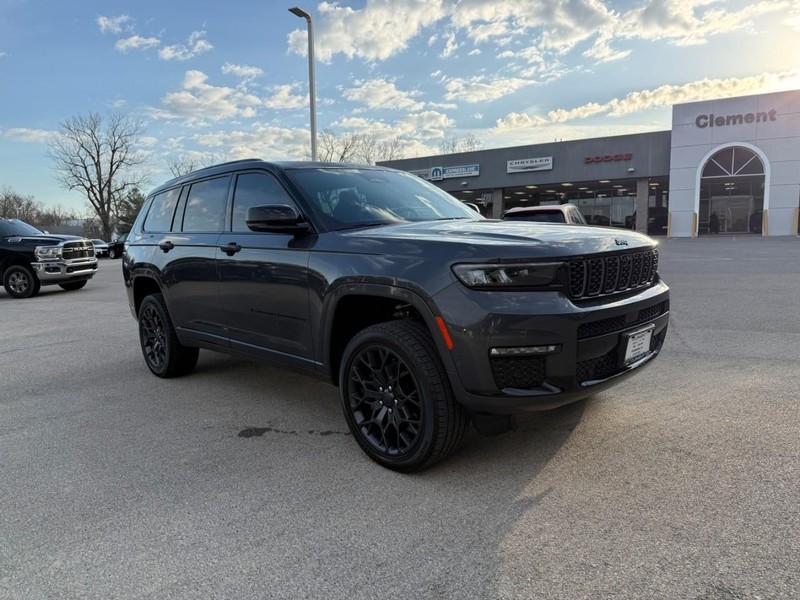 Jeep Grand Cherokee L Vehicle Full-screen Gallery Image 9