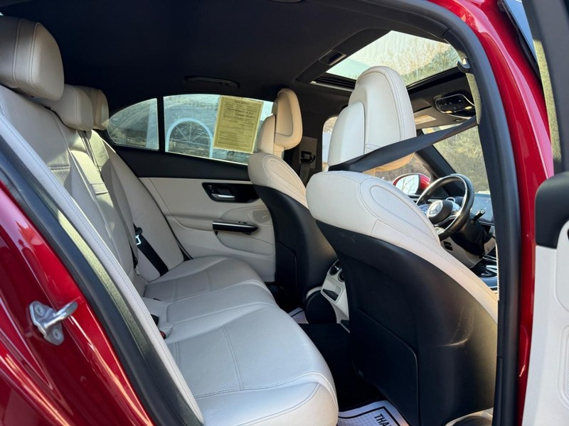 Mercedes-Benz C-Class Vehicle Image 13