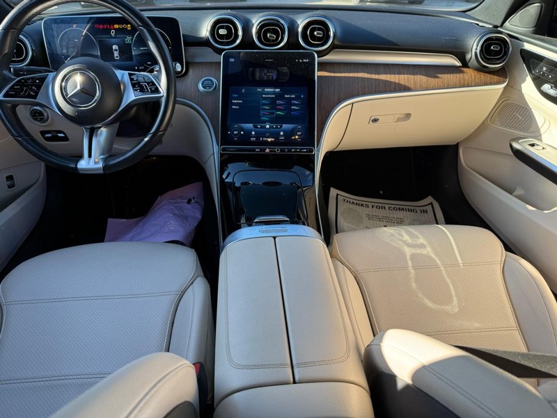 Mercedes-Benz C-Class Vehicle Image 14