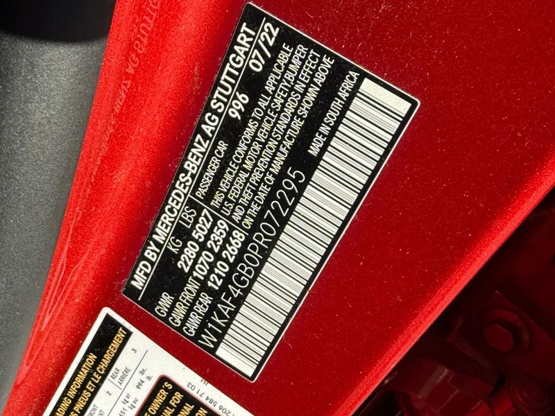 Mercedes-Benz C-Class Vehicle Image 25