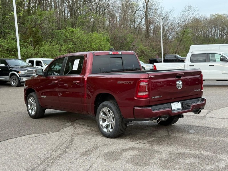 Ram 1500 Vehicle Full-screen Gallery Image 3