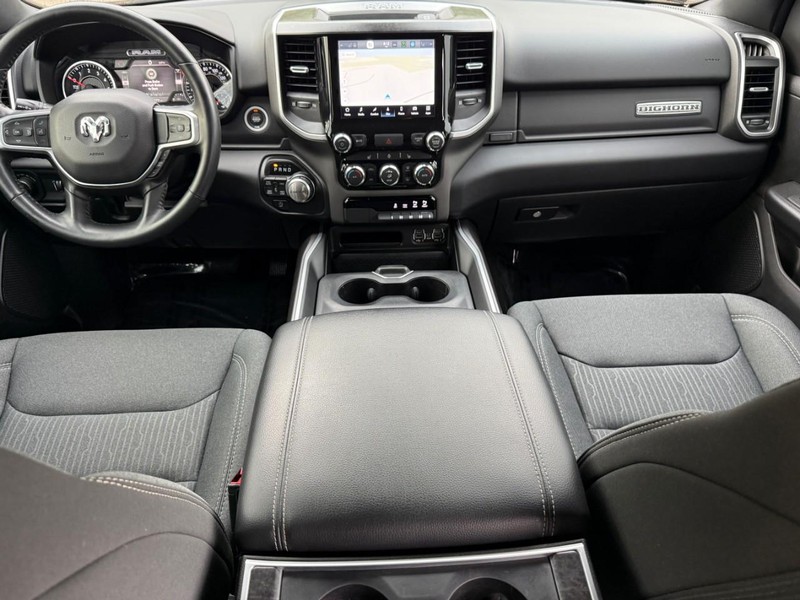 Ram 1500 Vehicle Full-screen Gallery Image 11