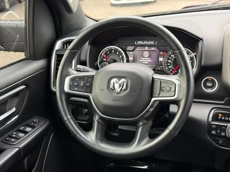 Ram 1500 Vehicle Full-screen Gallery Image 12