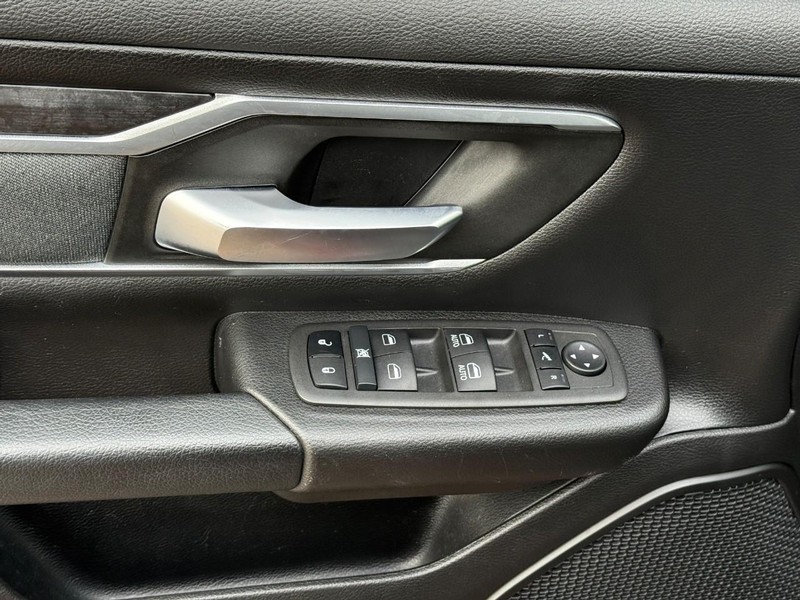 Ram 1500 Vehicle Full-screen Gallery Image 15